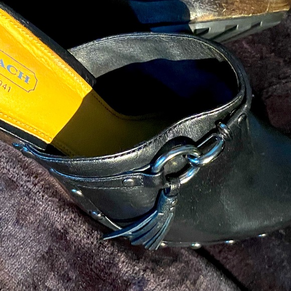 RECENTLY REDUCED: “Sale Priced” COACH Authentic Leather Clogs, PreOwned Size 8.5 - Picture 6 of 12